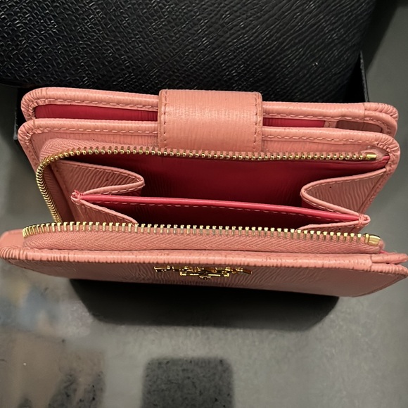 Prada Zip Coin Purse Vitello Move - Picture 5 of 13